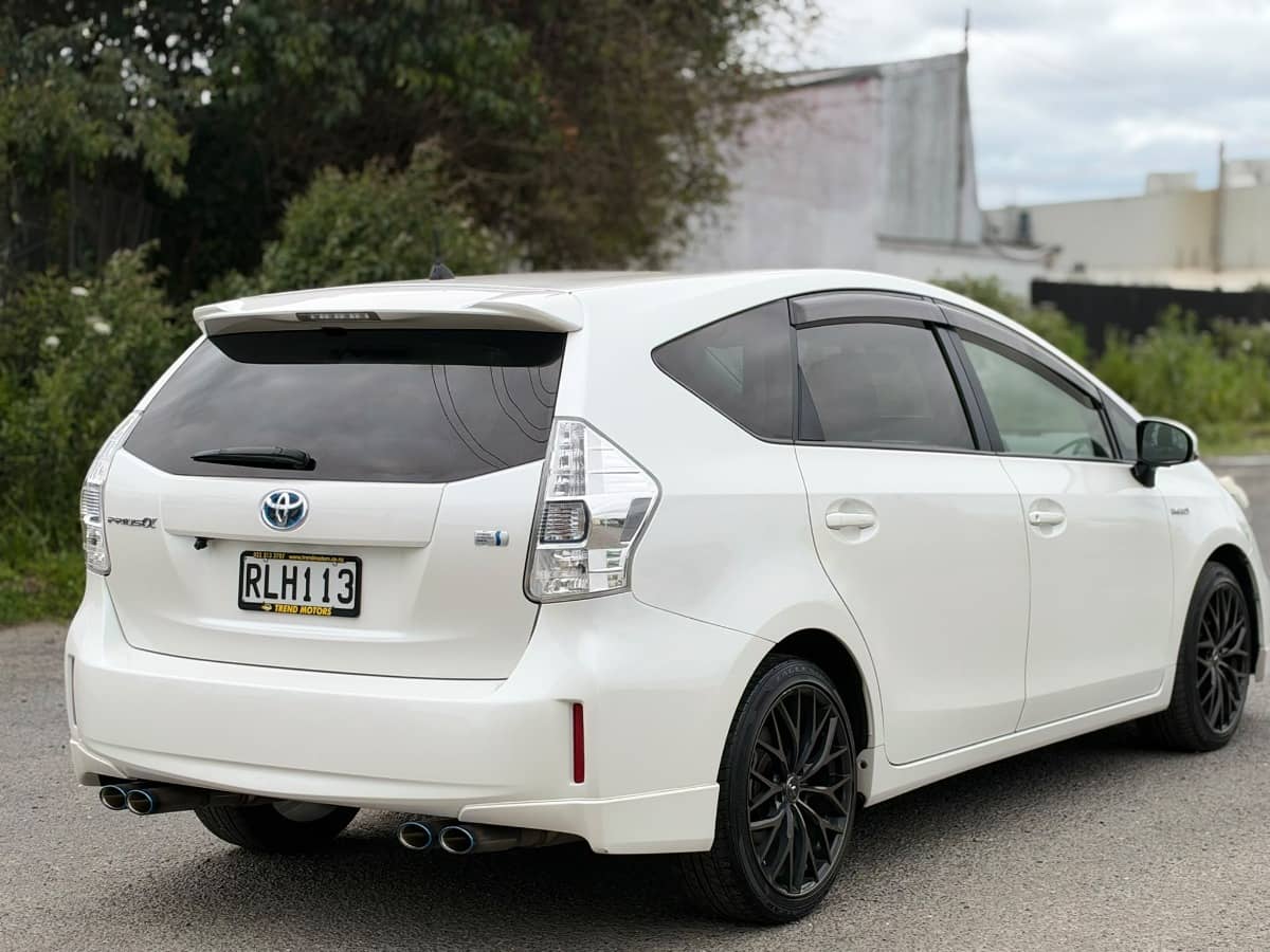 2014 Toyota Prius photo 4