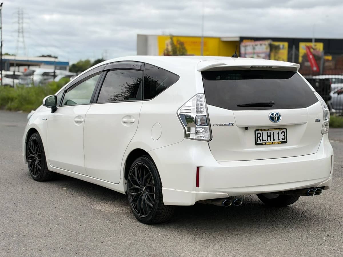 2014 Toyota Prius photo 5