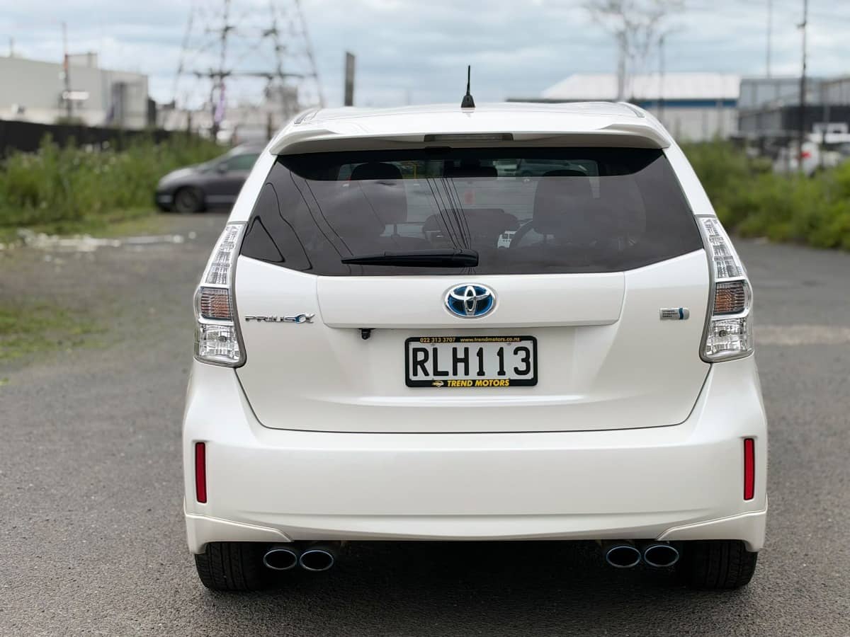 2014 Toyota Prius photo 3