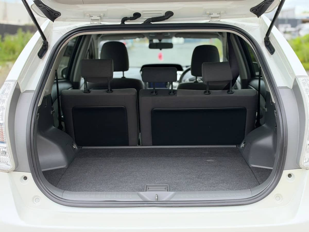 2014 Toyota Prius photo 9