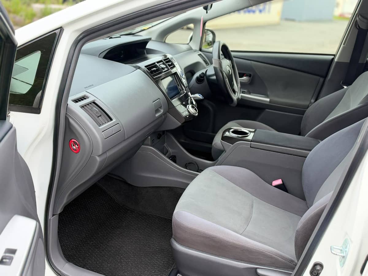 2014 Toyota Prius photo 15