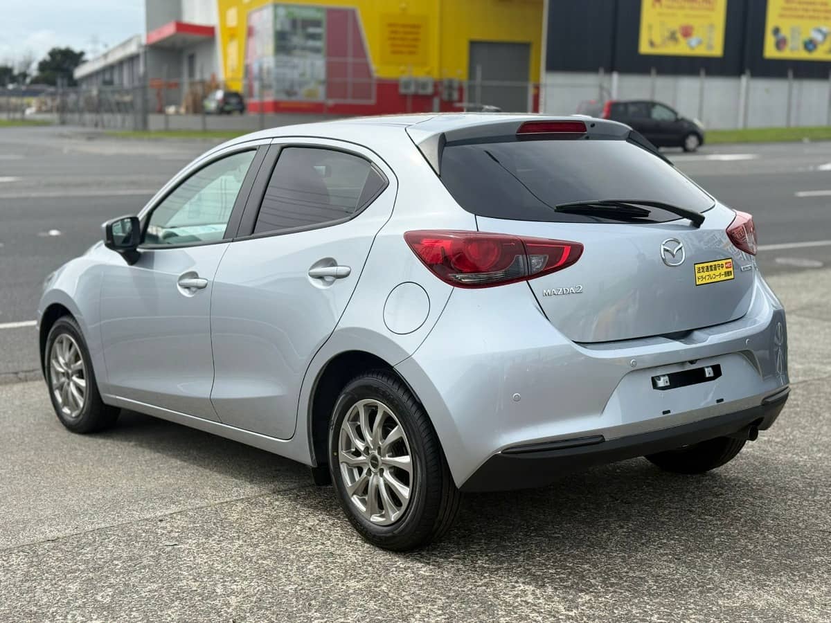 2020 Mazda 2 photo 6