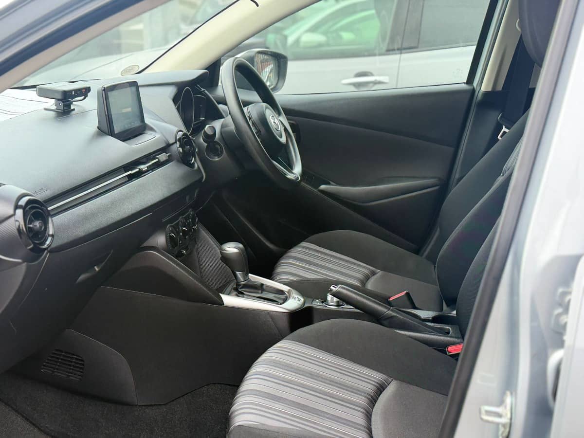2020 Mazda 2 photo 10