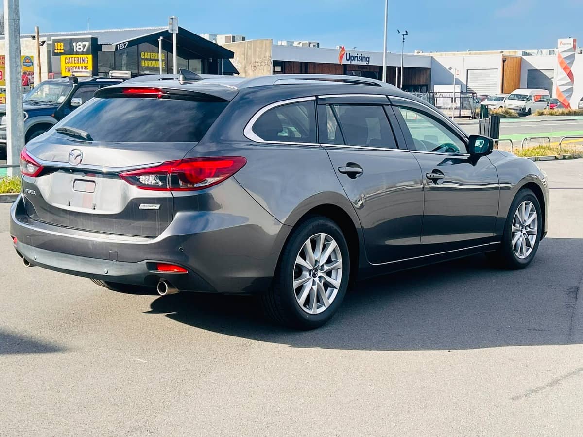2018 Mazda Atenza photo 5