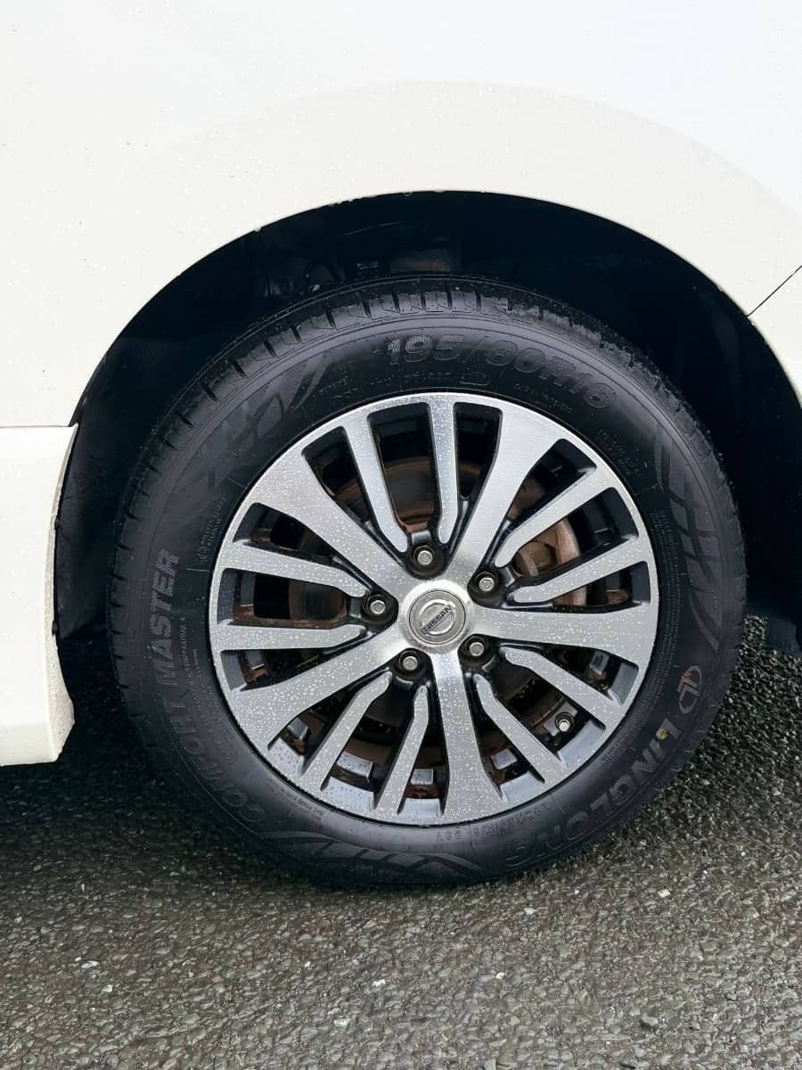 2015 Nissan Serena photo 21