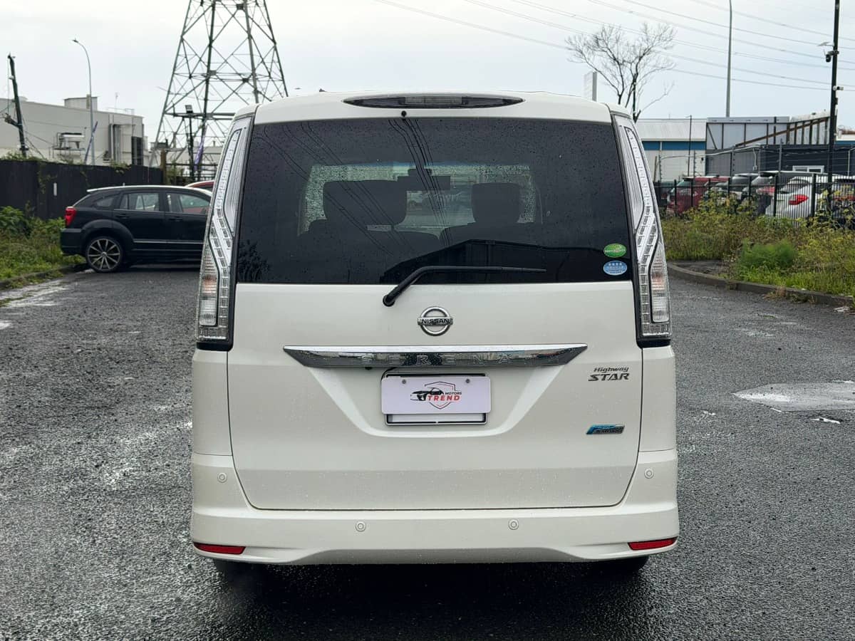 2015 Nissan Serena photo 8