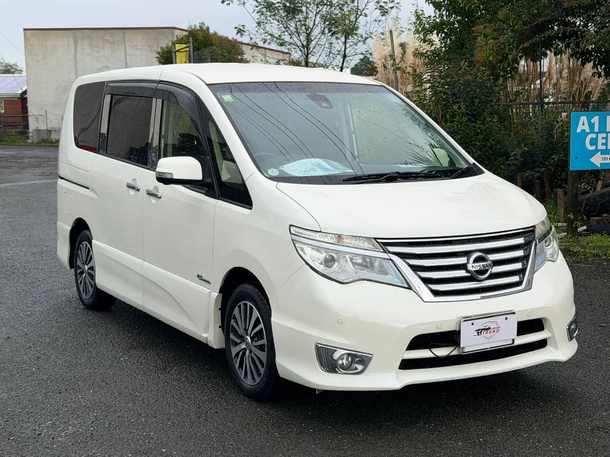 2015 Nissan Serena photo 5