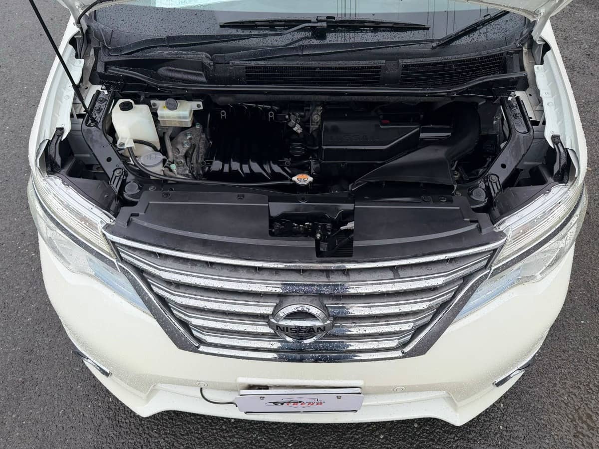 2015 Nissan Serena photo 20