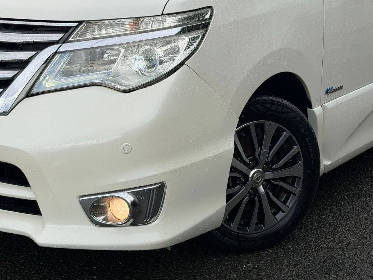2015 Nissan Serena photo 19