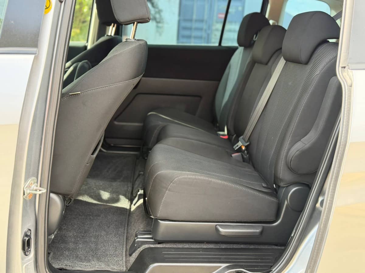 2013 Mazda Premacy photo 9