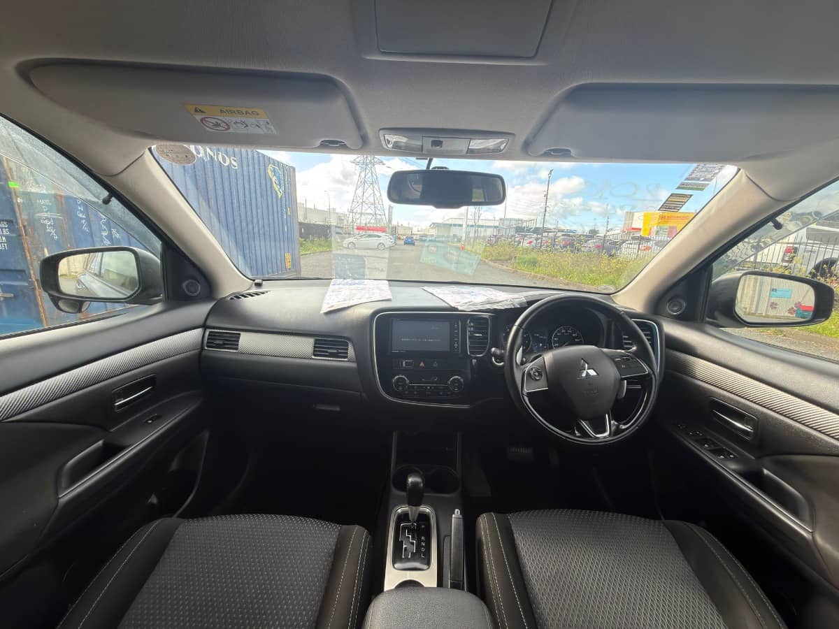 2016 Mitsubishi Outlander photo 8