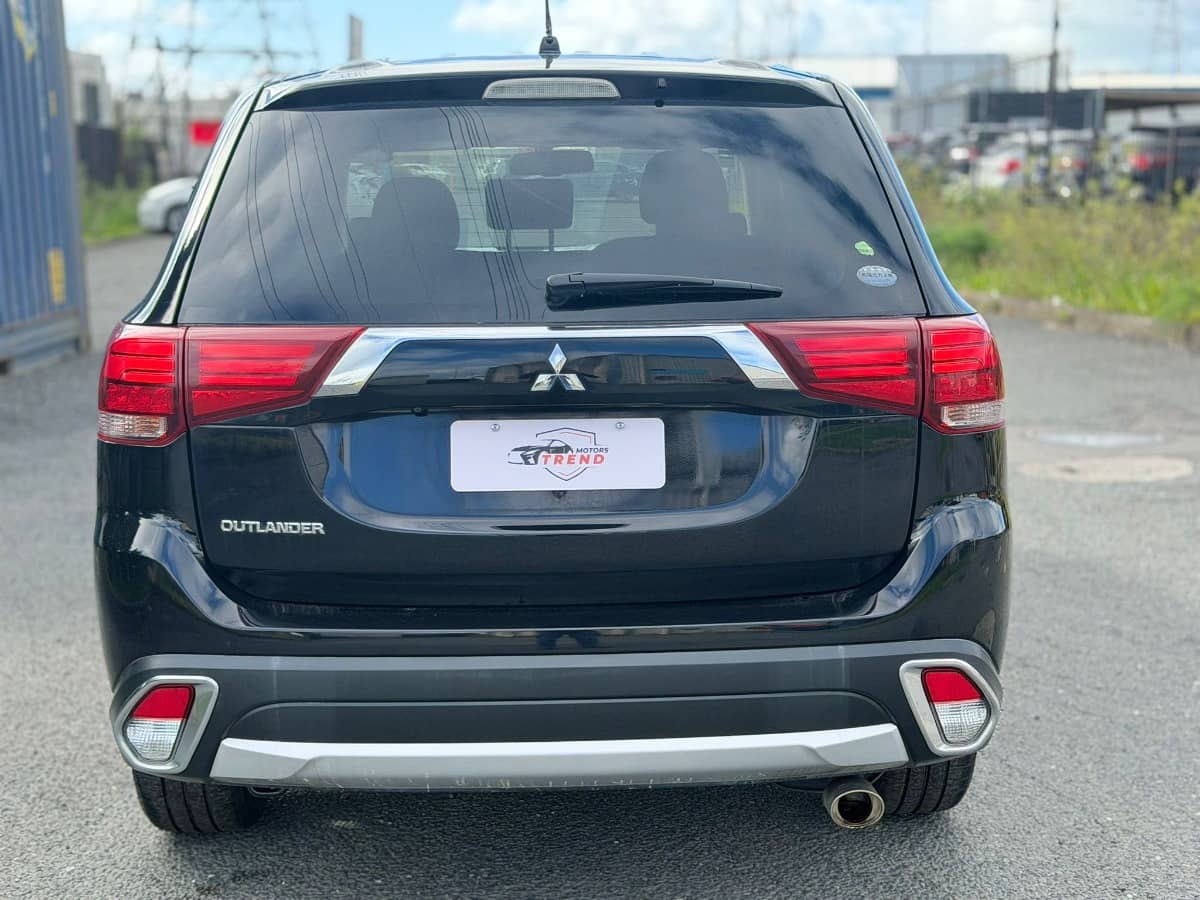 2016 Mitsubishi Outlander photo 6