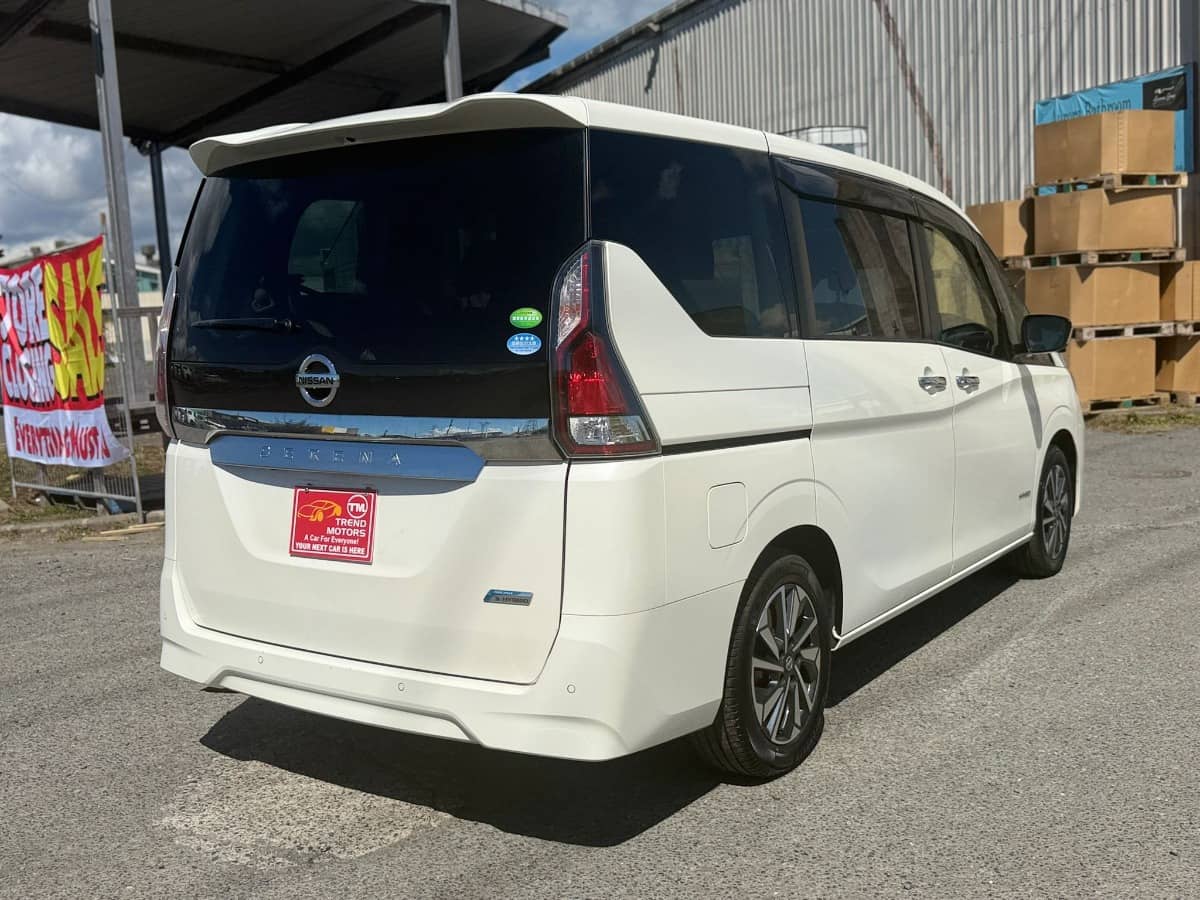 2020 Nissan Serena photo 2