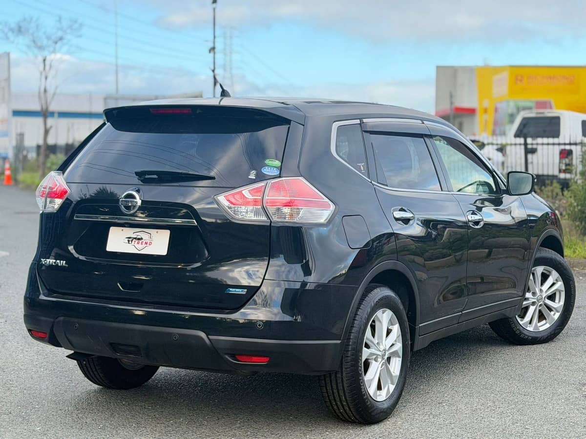 2014 Nissan X-Trail photo 2