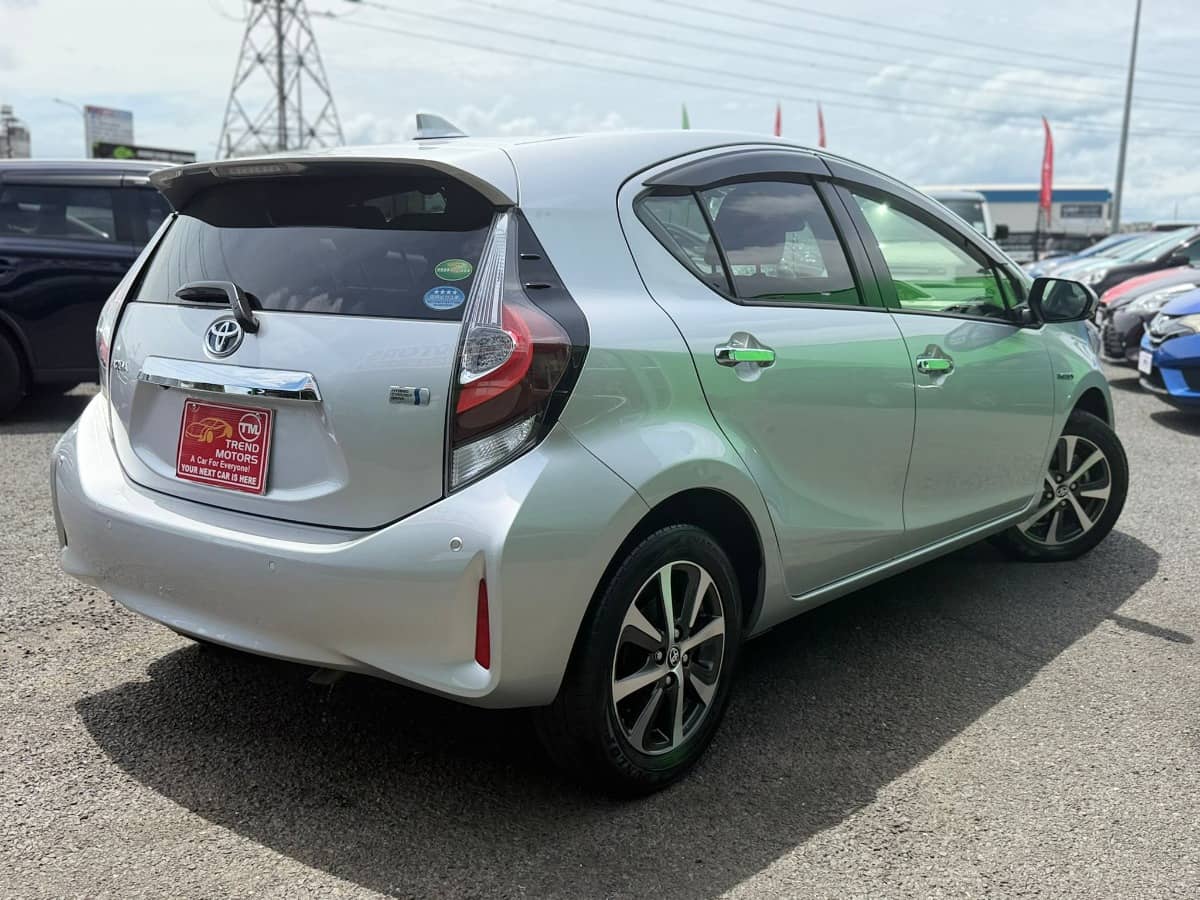 2020 Toyota Aqua photo 2