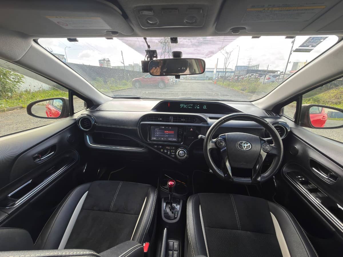 2014 Toyota Aqua photo 16