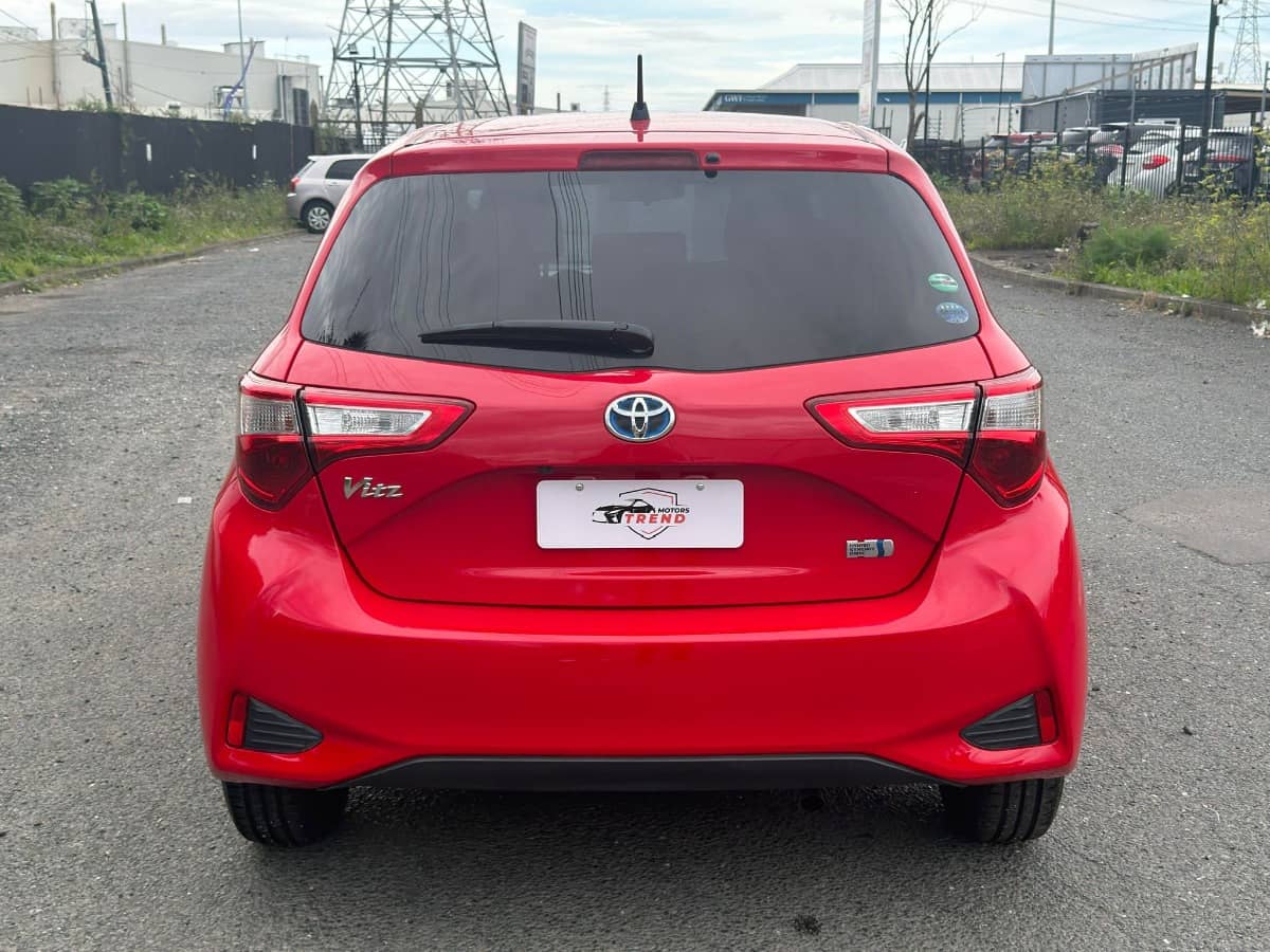 2017 Toyota Vitz photo 8