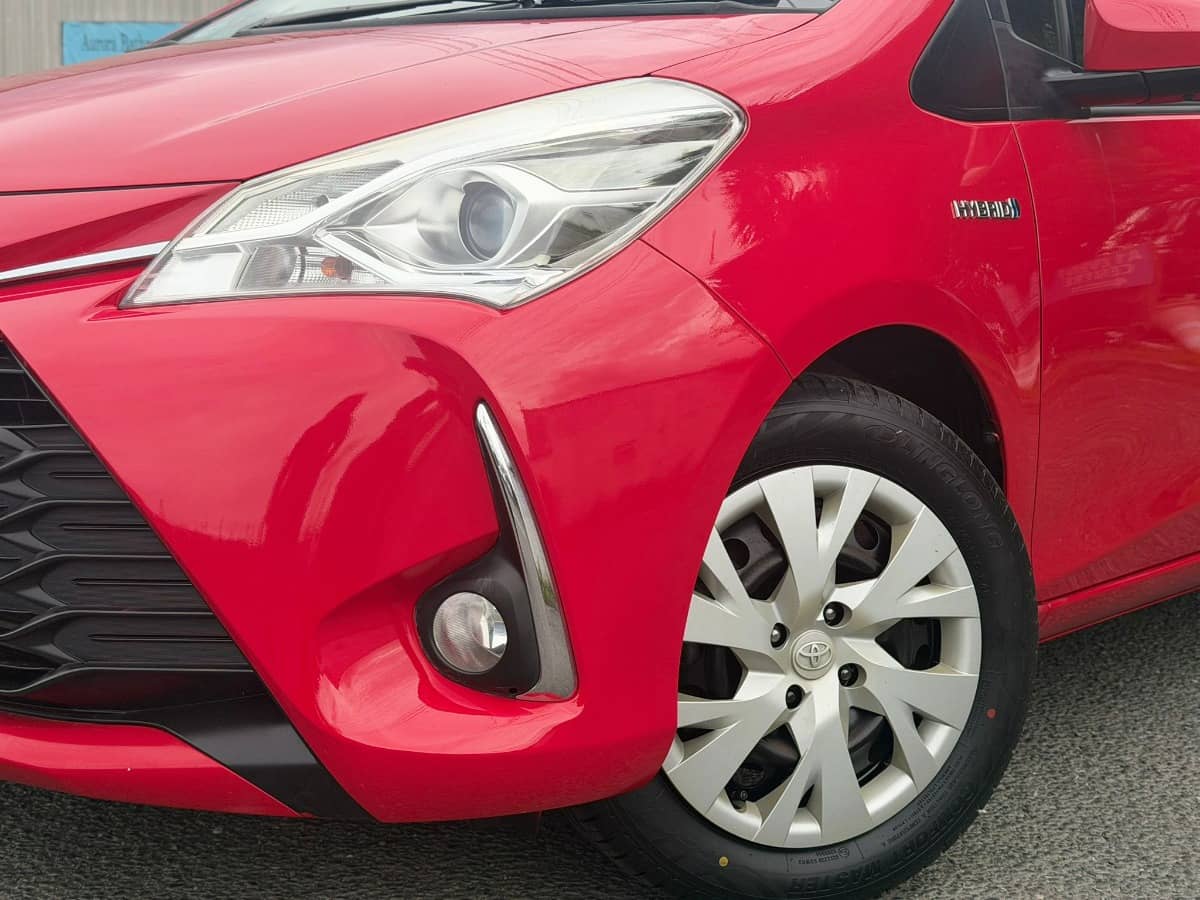 2017 Toyota Vitz photo 17