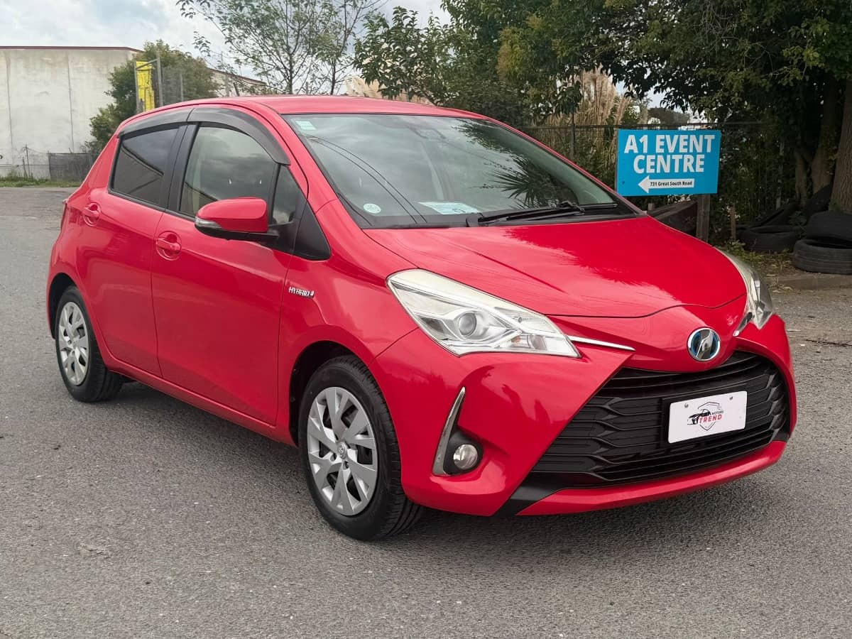 2017 Toyota Vitz photo 5