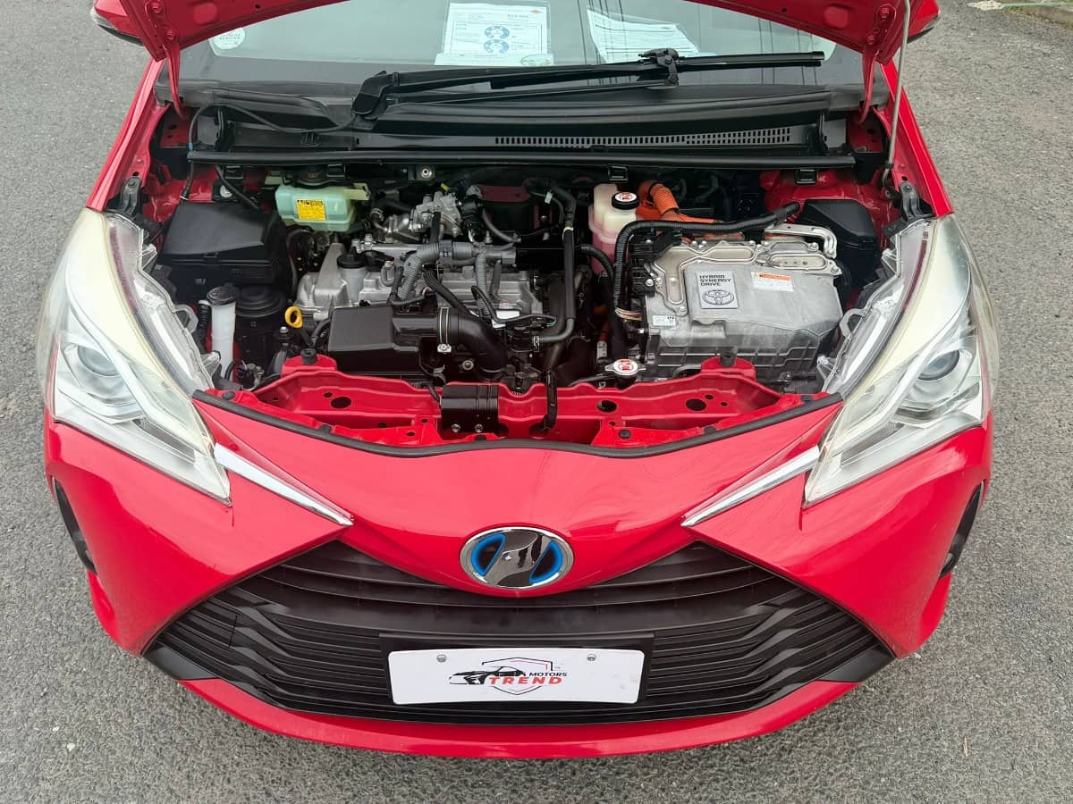 2017 Toyota Vitz photo 18