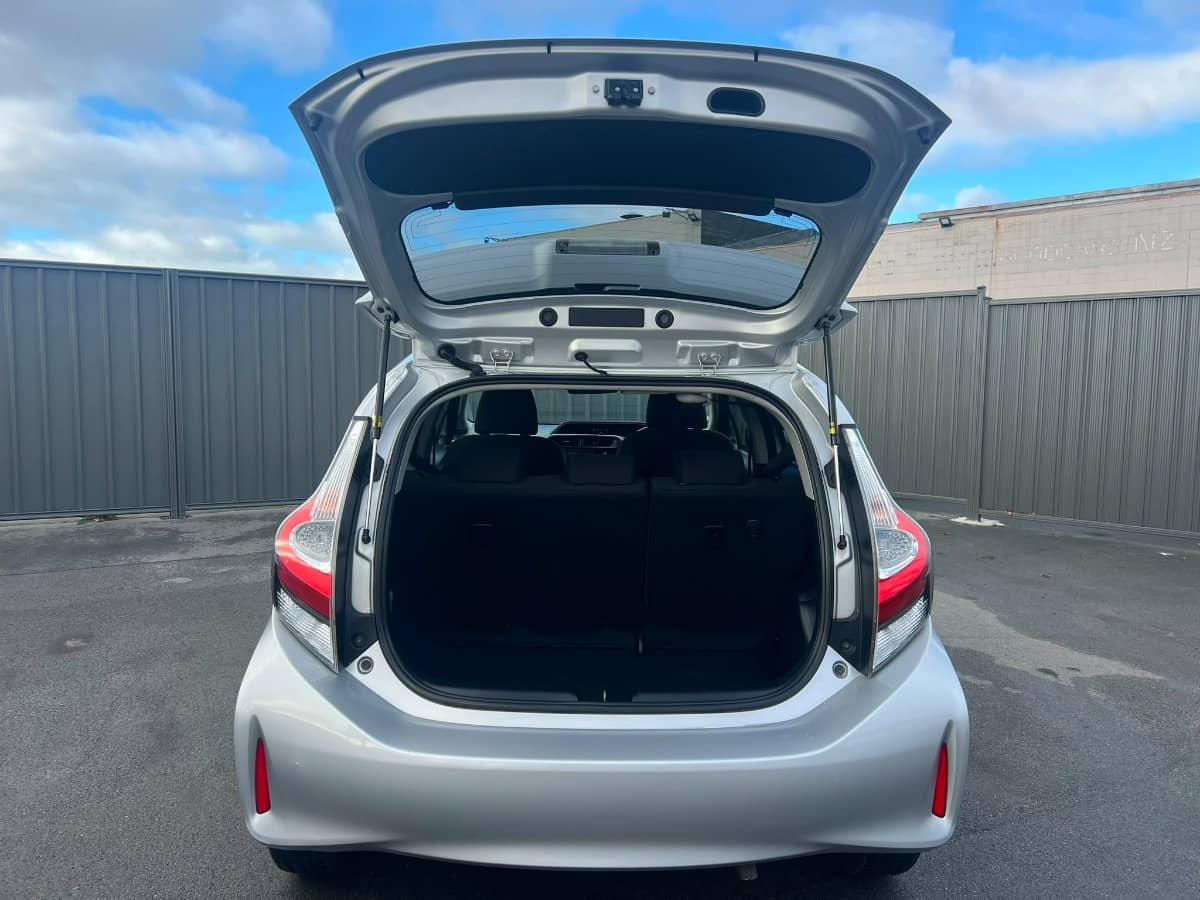 2017 Toyota Aqua photo 8