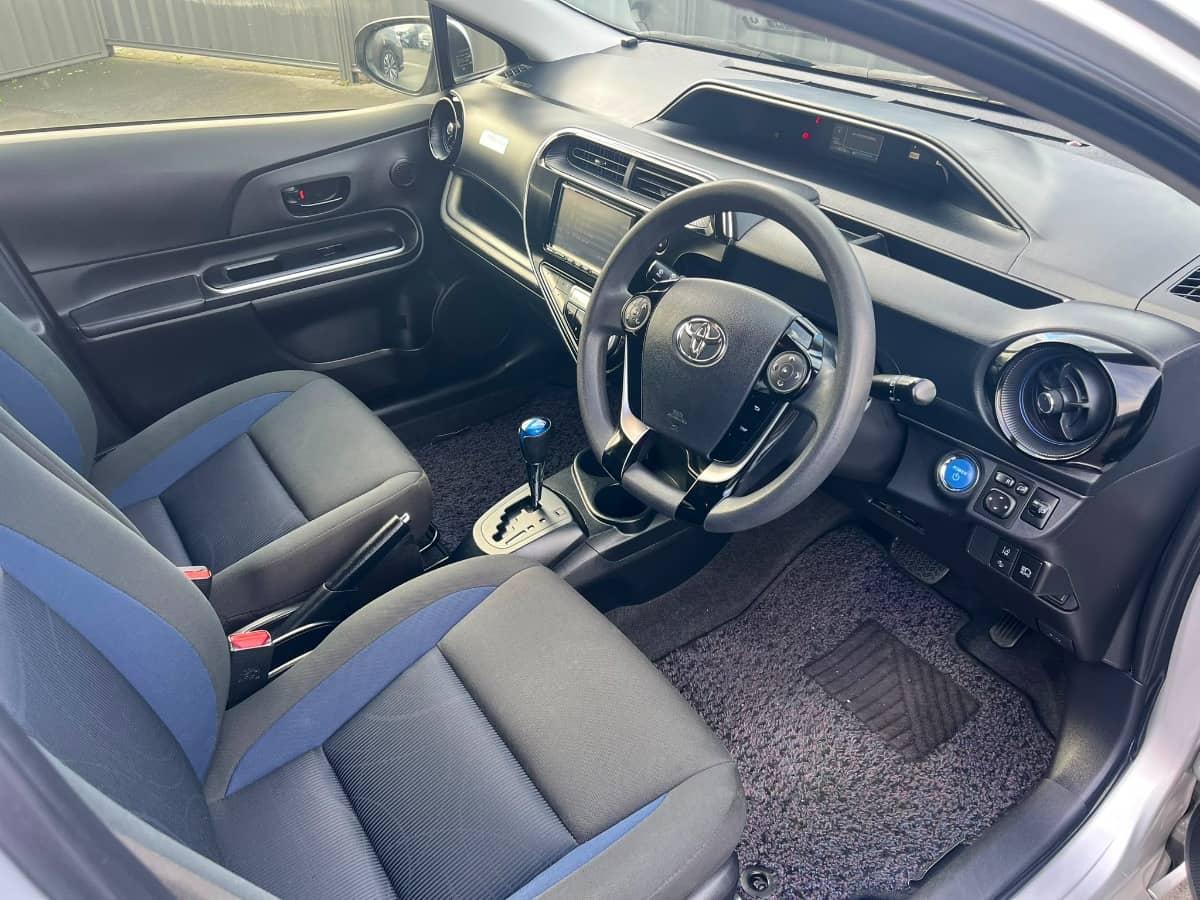 2017 Toyota Aqua photo 12