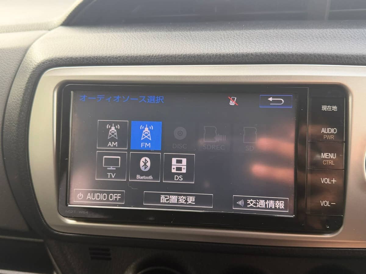 2015 Toyota Vitz photo 10