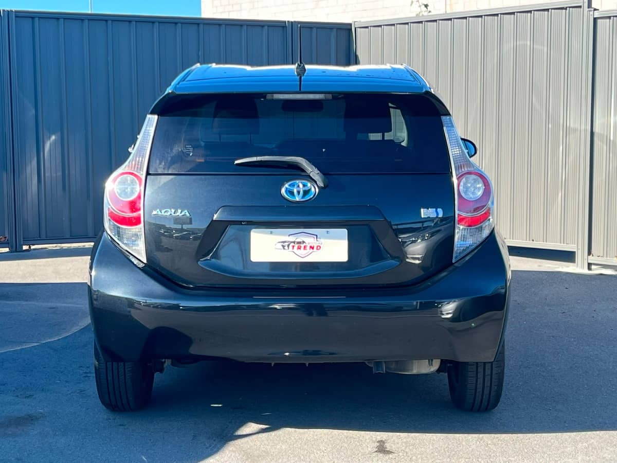 2015 Toyota Aqua photo 6