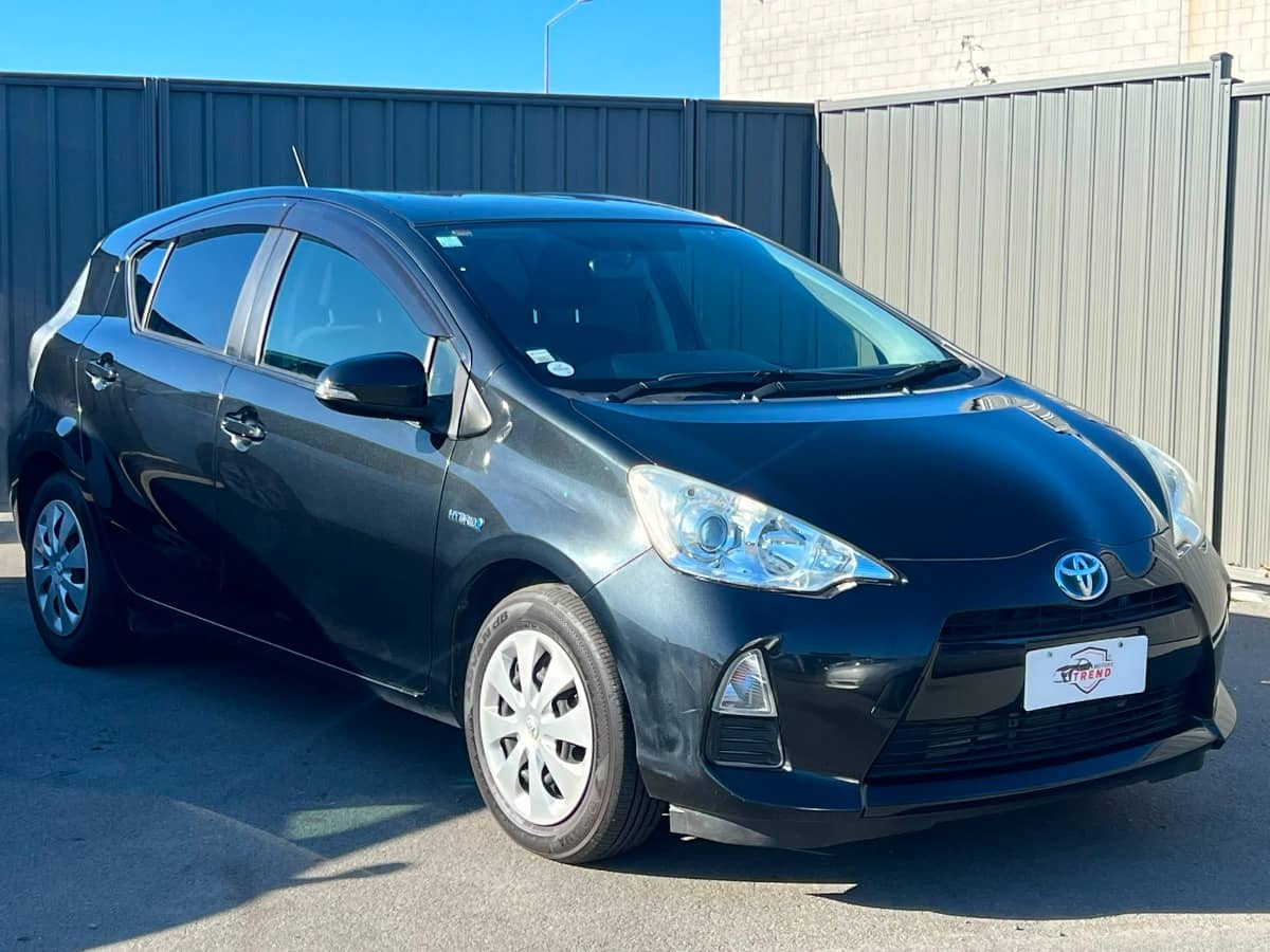 2015 Toyota Aqua photo 3