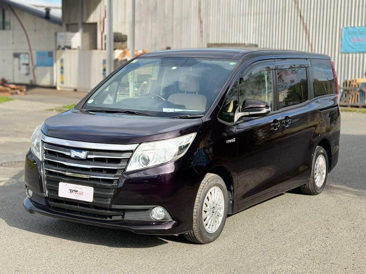 2015 Toyota Noah photo 10