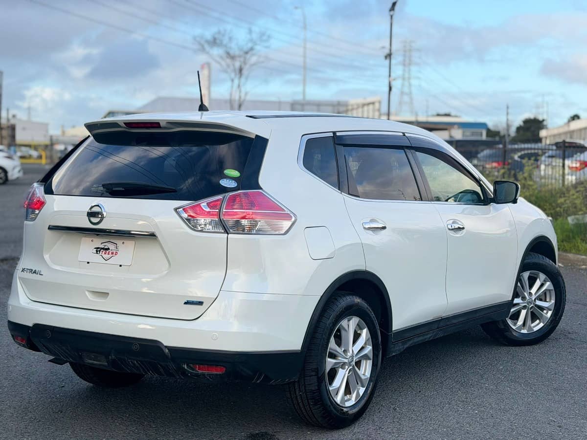 2015 Nissan X-Trail photo 3