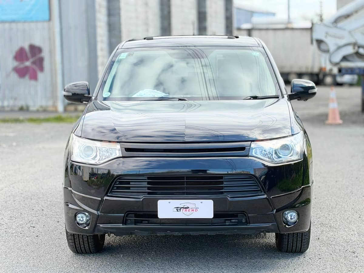 2013 Mitsubishi Outlander photo 2