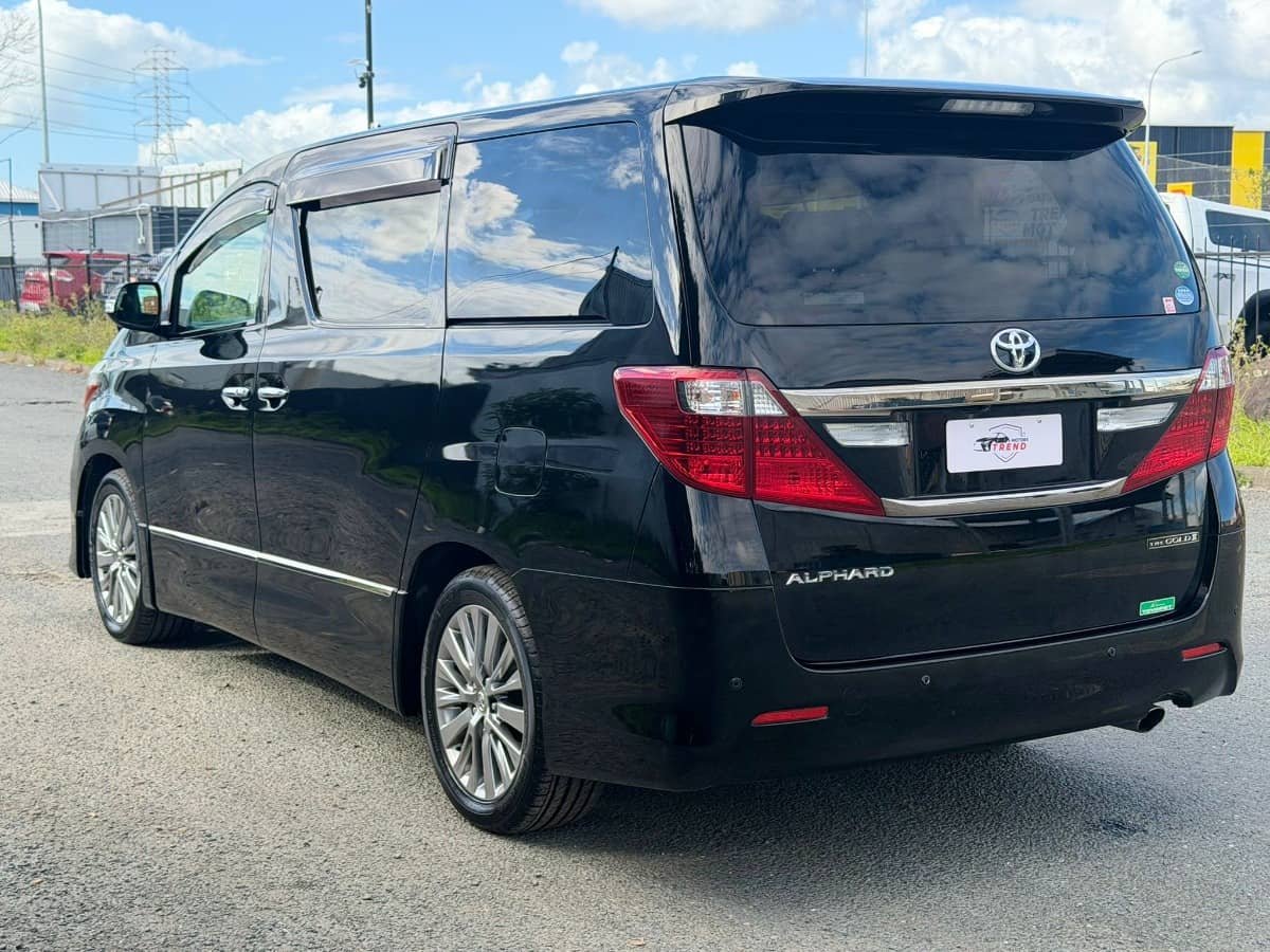 2015 Toyota Alphard photo 7