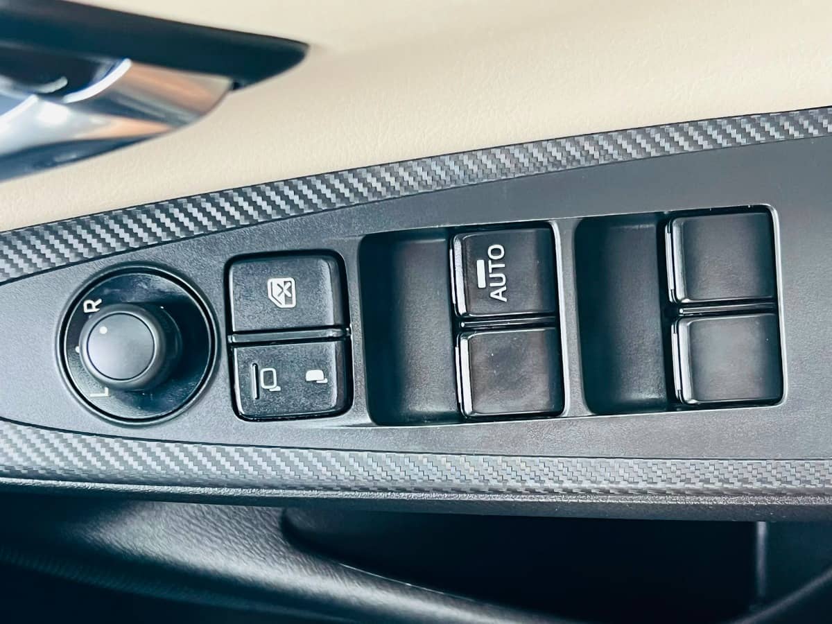 2015 Mazda Demio photo 17