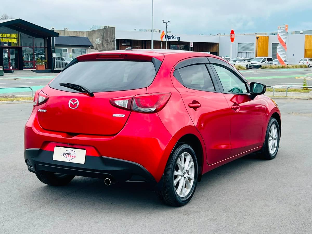 2015 Mazda Demio photo 4
