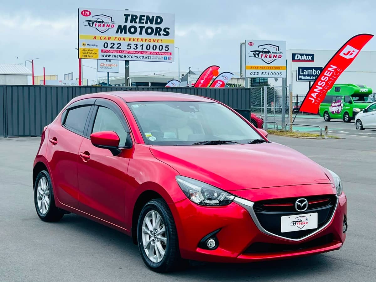 2015 Mazda Demio photo 3
