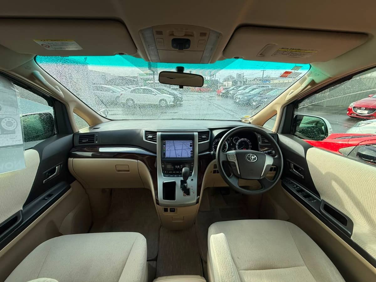 2014 Toyota Vellfire photo 13
