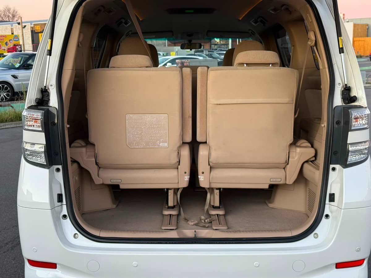 2014 Toyota Vellfire photo 7