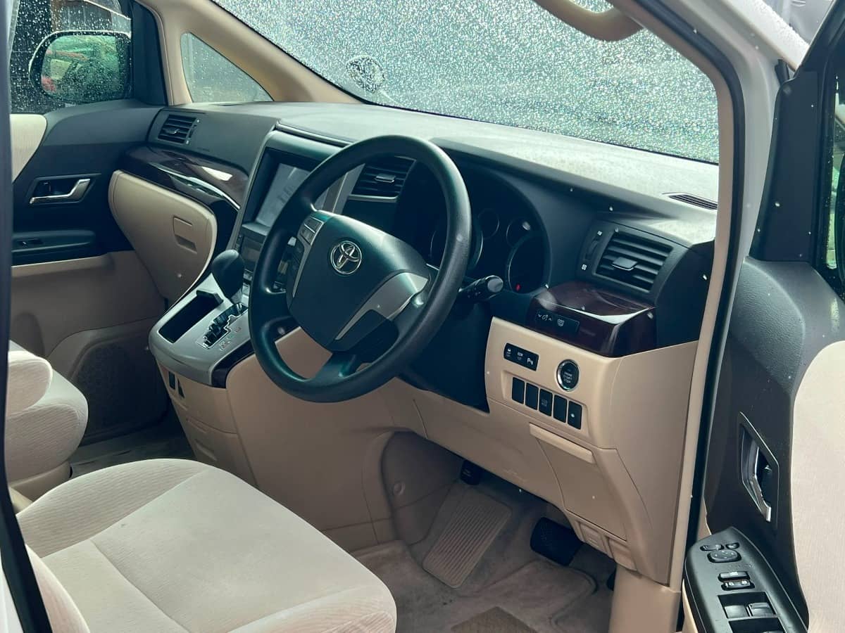 2014 Toyota Vellfire photo 8