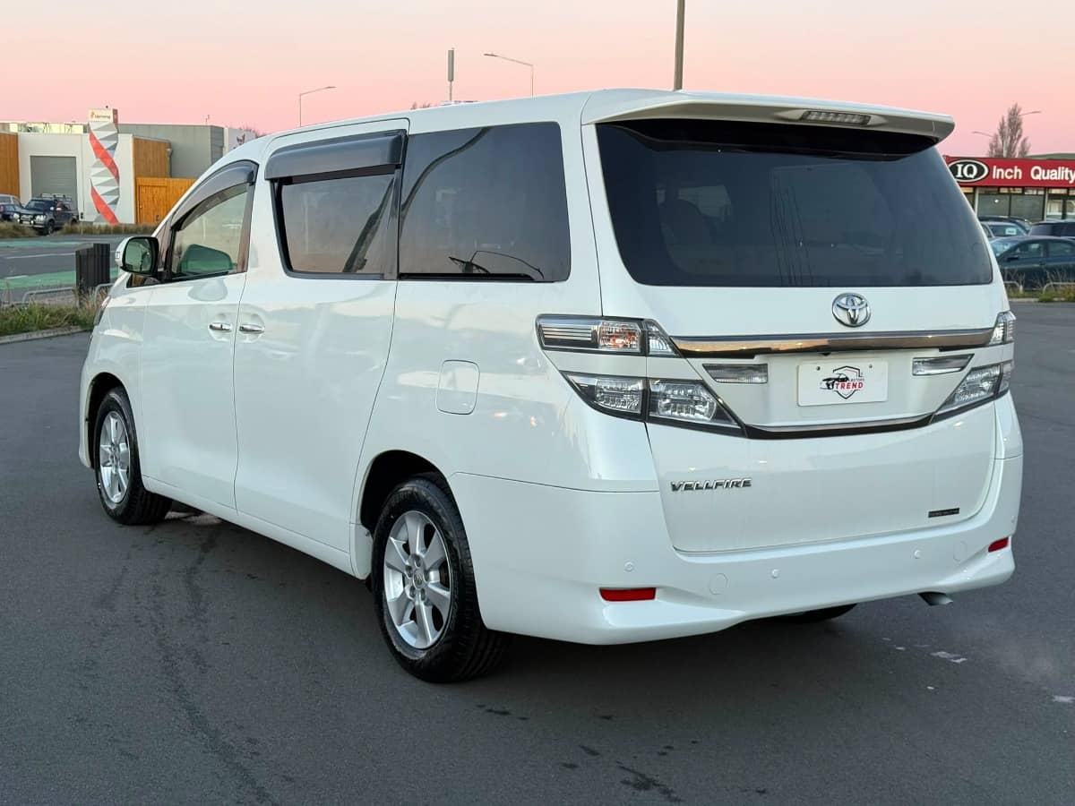 2014 Toyota Vellfire photo 5