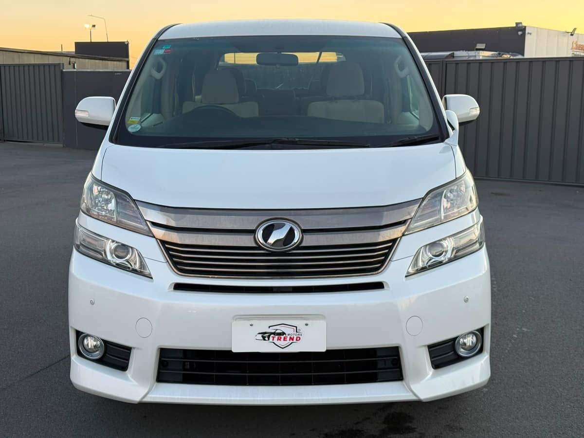 2014 Toyota Vellfire photo 2