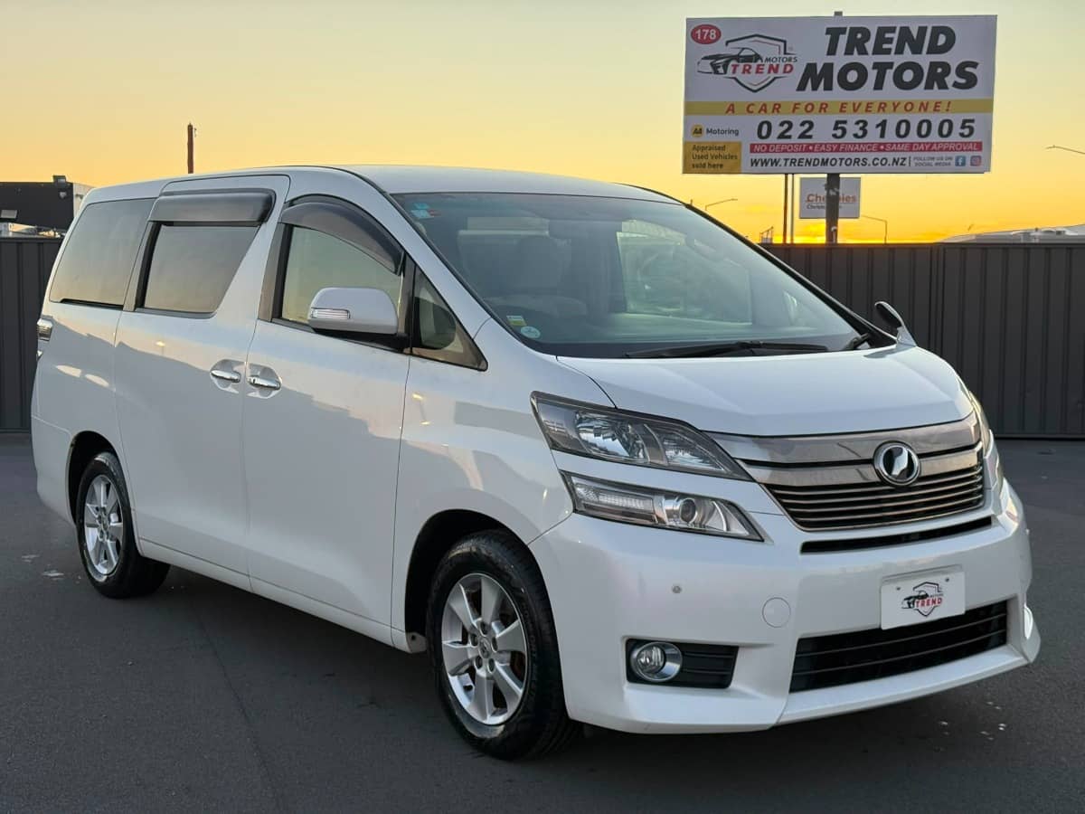 2014 Toyota Vellfire photo 3