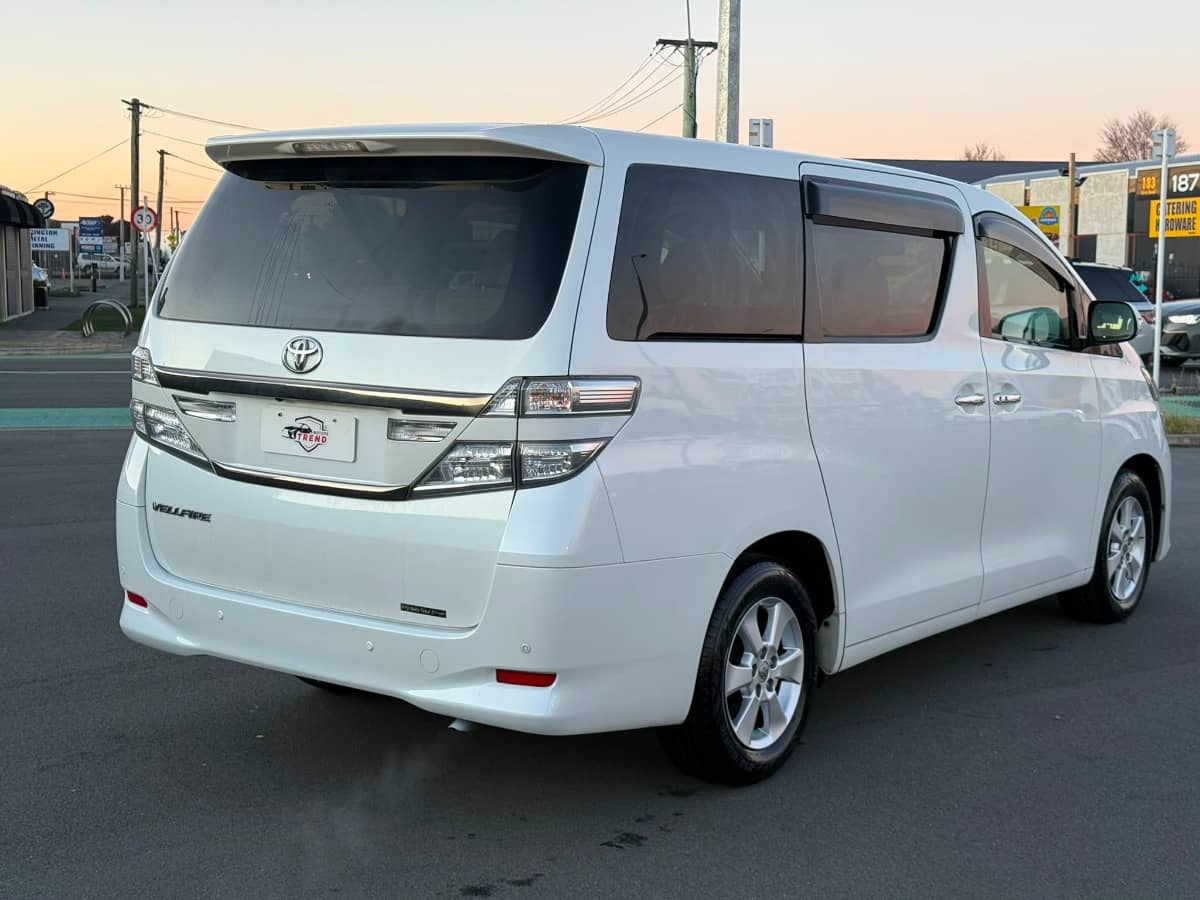 2014 Toyota Vellfire photo 4