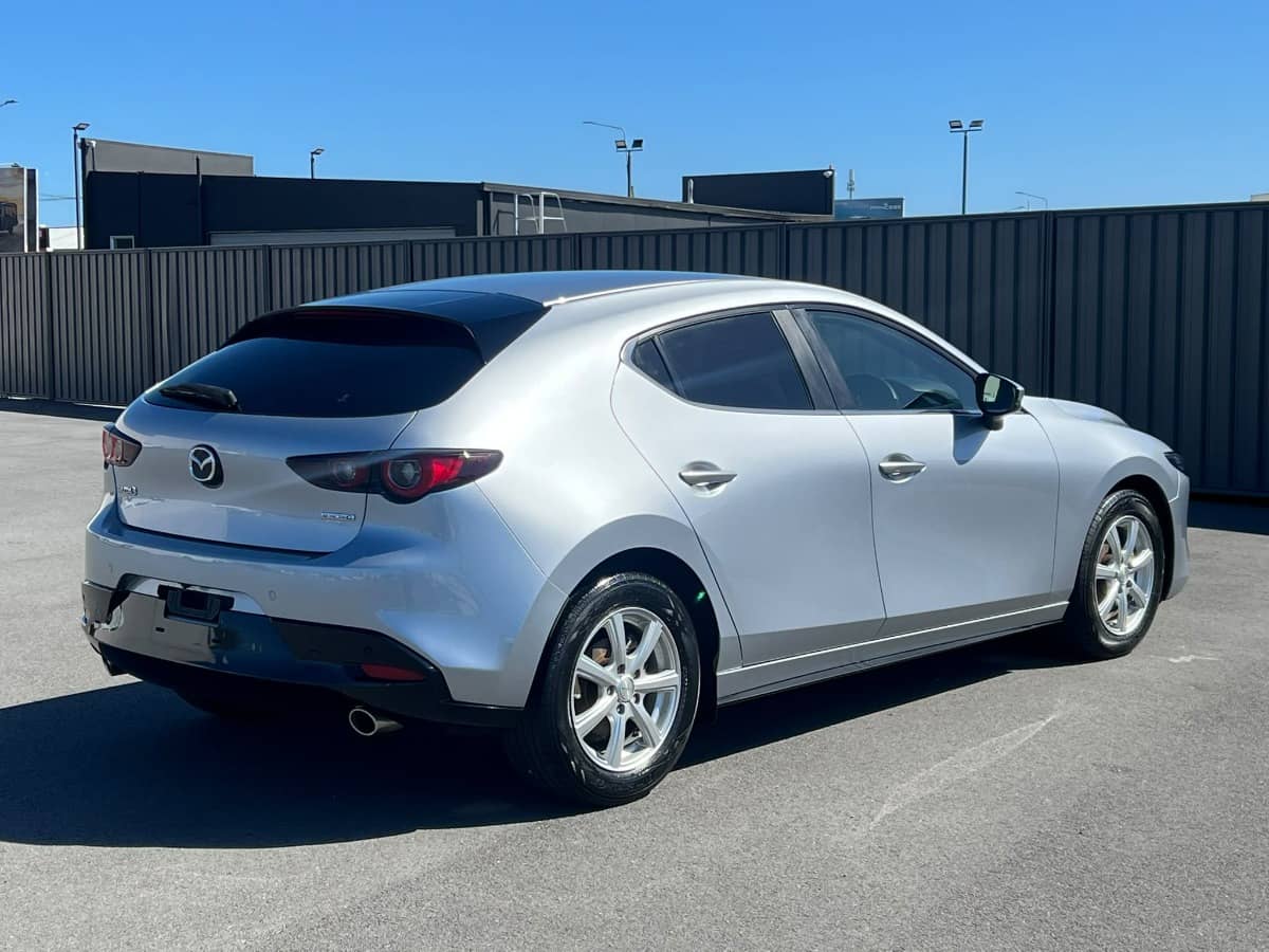 2023 Mazda 3 photo 4