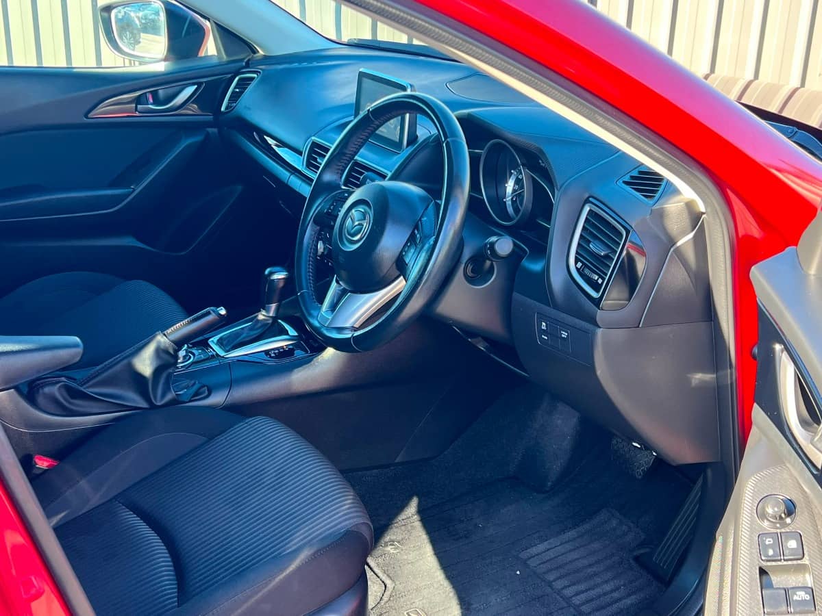2015 Mazda Axela photo 10