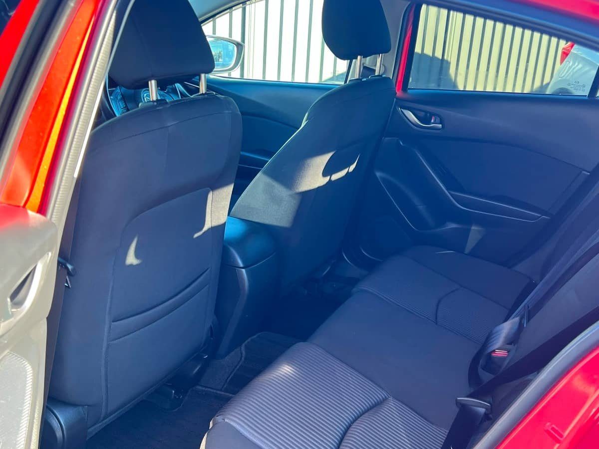 2015 Mazda Axela photo 9