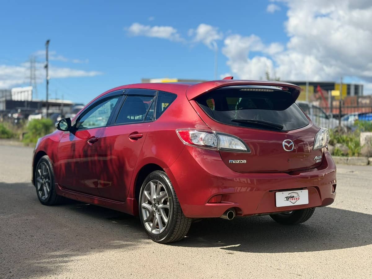 2013 Mazda Axela photo 6