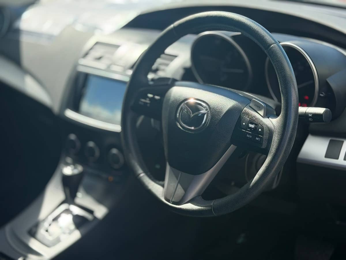 2013 Mazda Axela photo 11