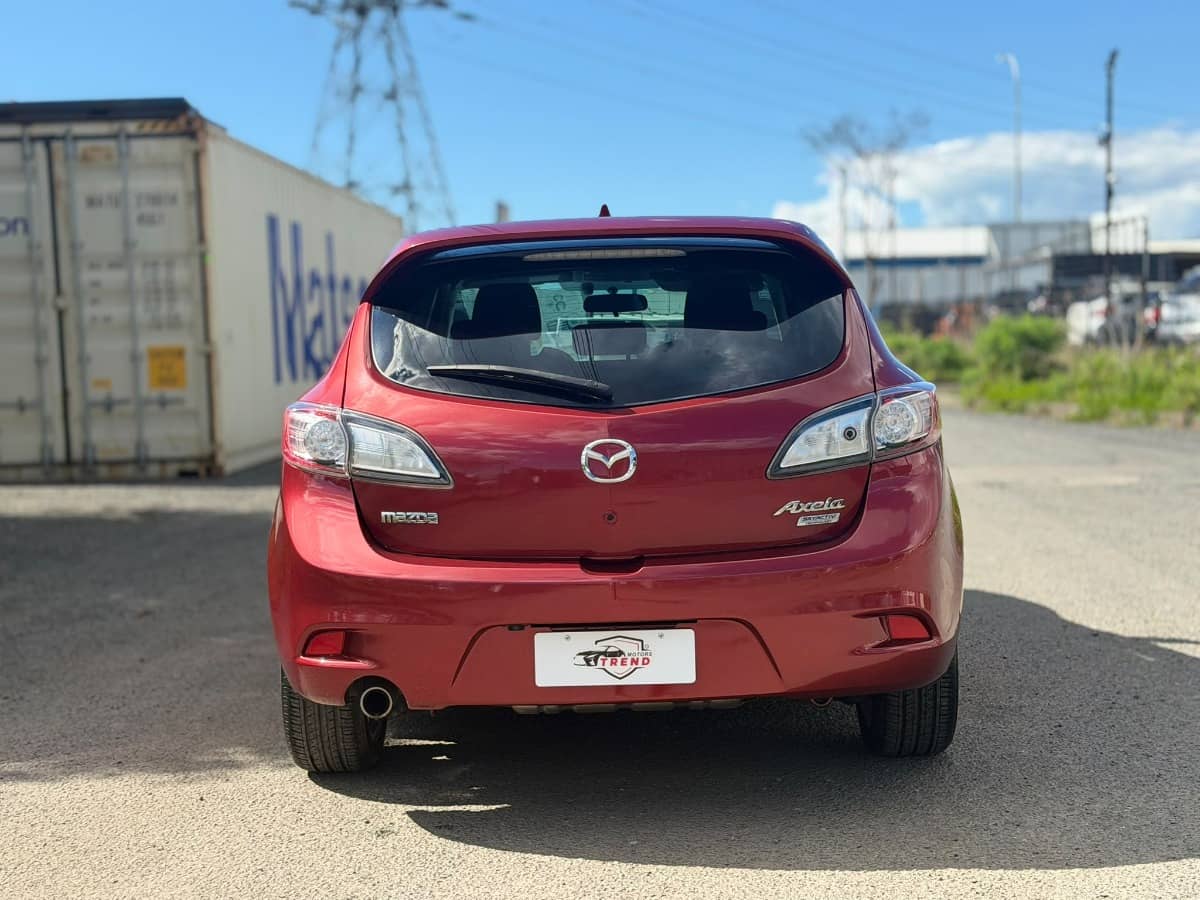 2013 Mazda Axela photo 9