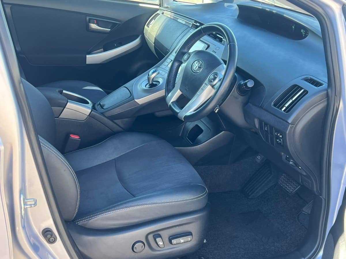 2015 Toyota Prius photo 8